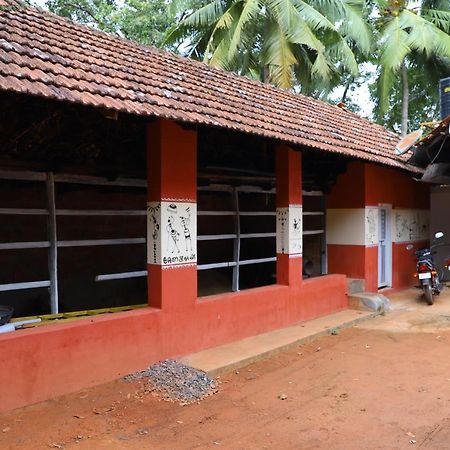 Bb Home Kumbla Bagian luar foto