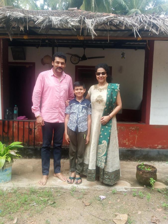 Bb Home Kumbla Bagian luar foto